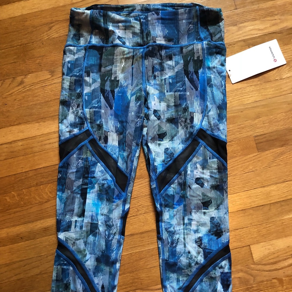 NWT lululemon On Pace Crop sz 8